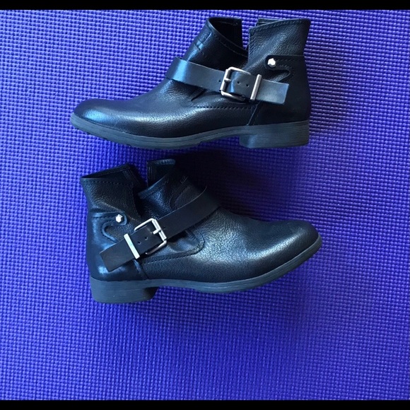 BCBGeneration Cute Booties w/ Silver Details - Picture 2 of 7